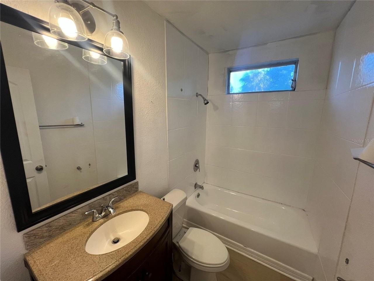 23476 Harper Ave - Photo 4 of 17