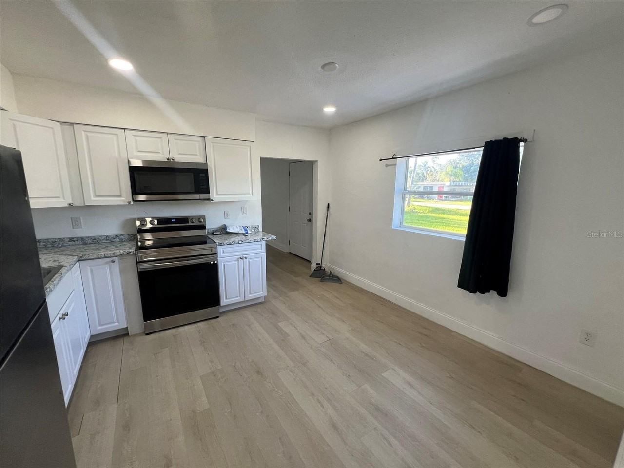 23476 Harper Ave - Photo 6 of 17