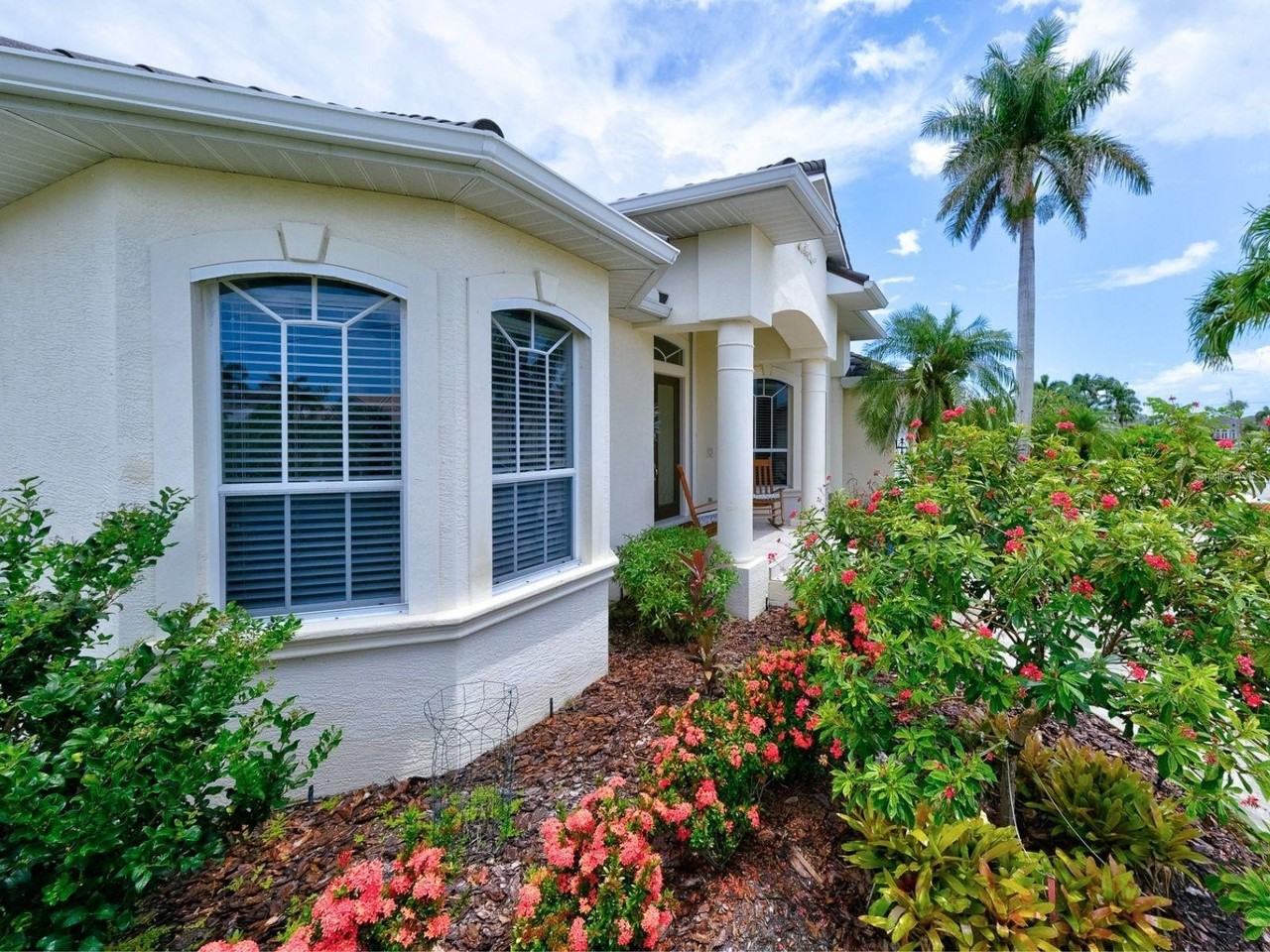 3252 Antigua Dr - Photo 4 of 34