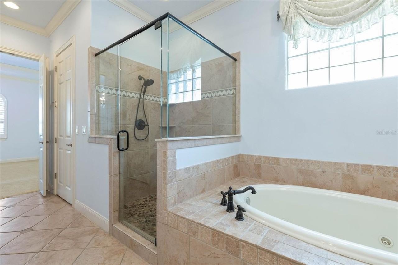 262 Yacht Harbor Dr - Photo 7 of 50