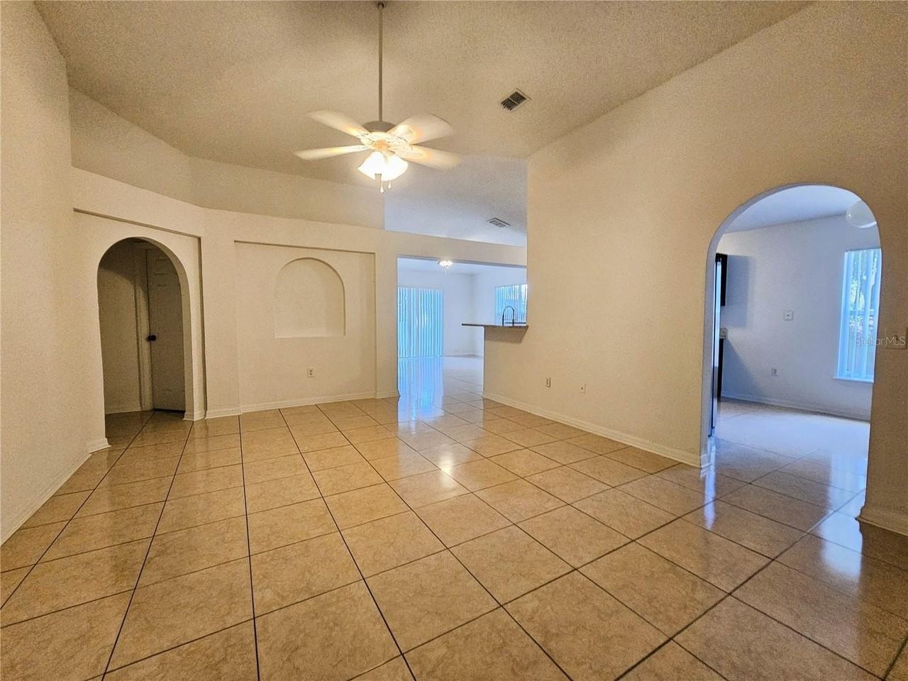 921 Bristle Cone Ct - Photo 3 of 21