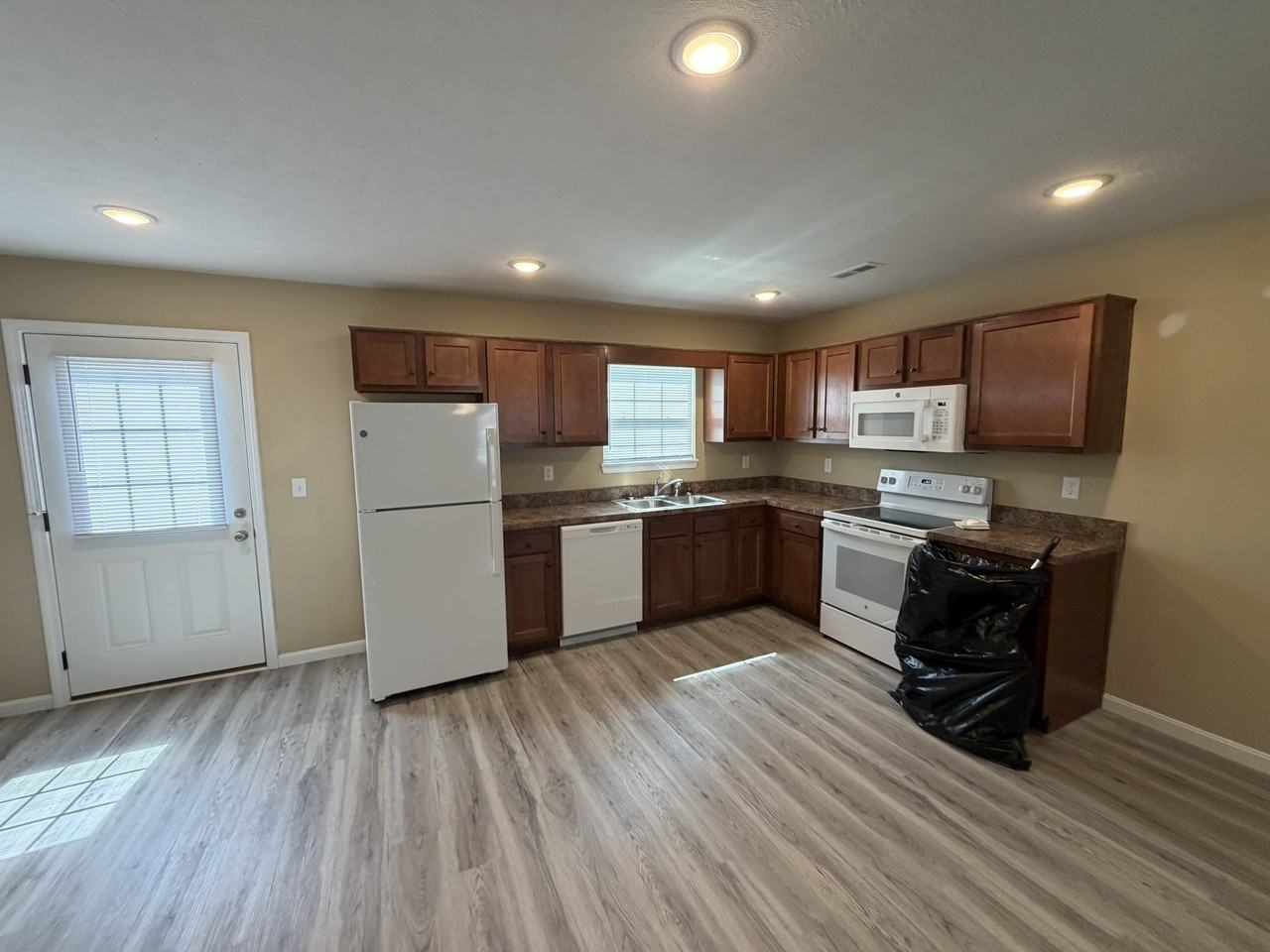 282 Pineview Dr #1 - Photo 2 of 14