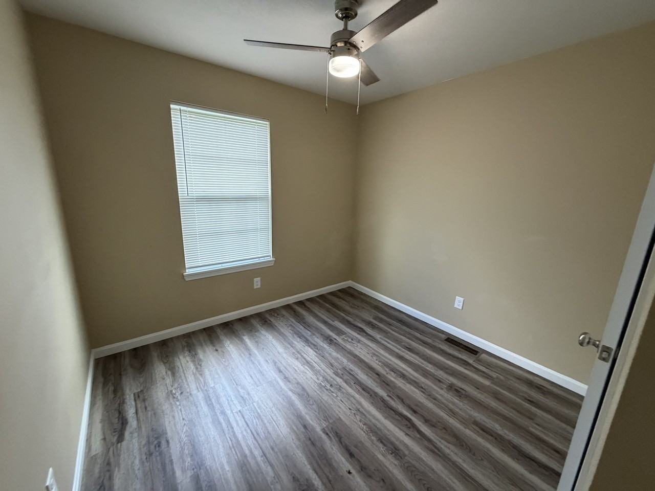 288 Pineview Dr #1 - Photo 4 of 10