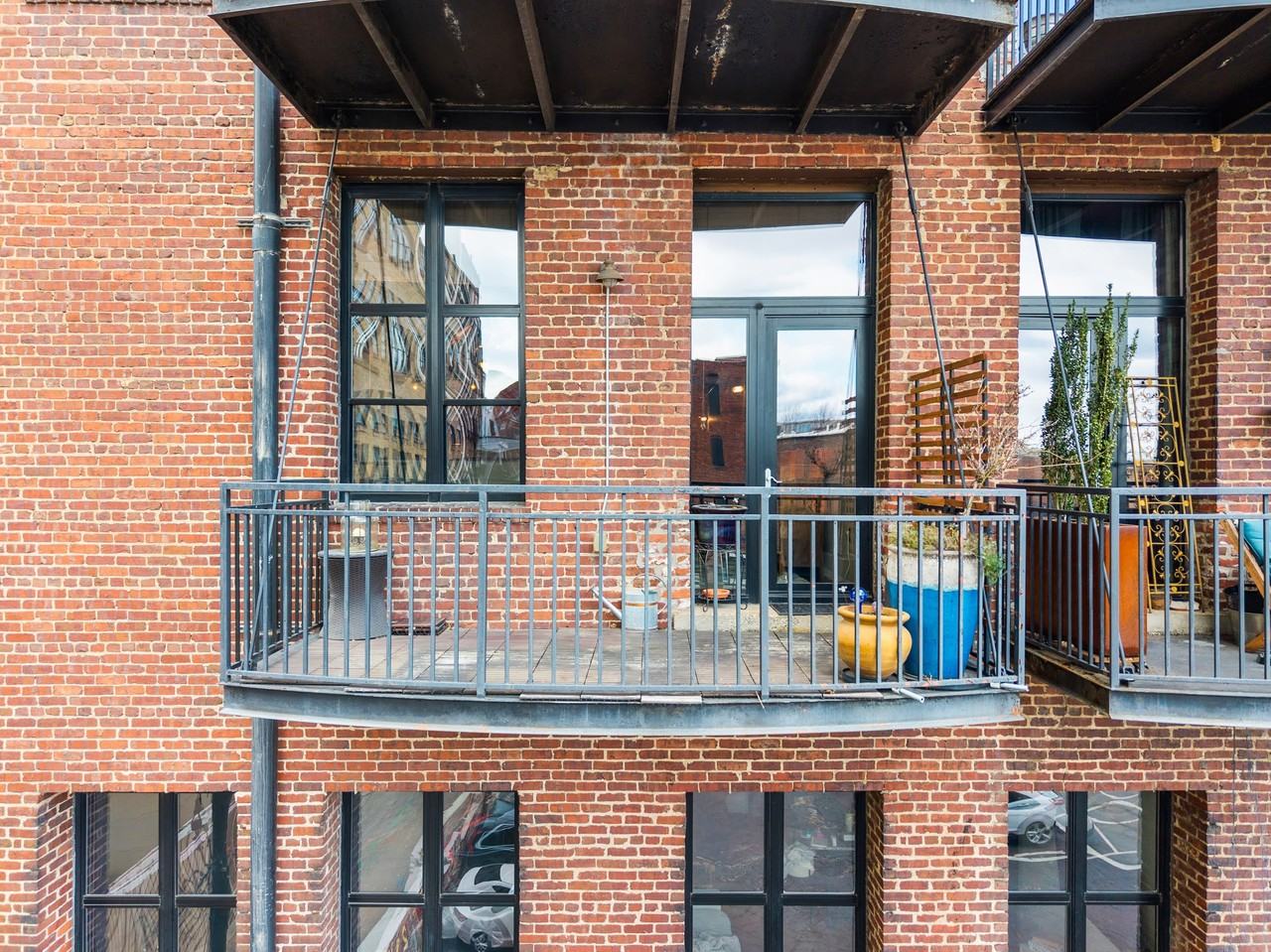 220 W Jackson Ave #205 - Photo 4 of 40