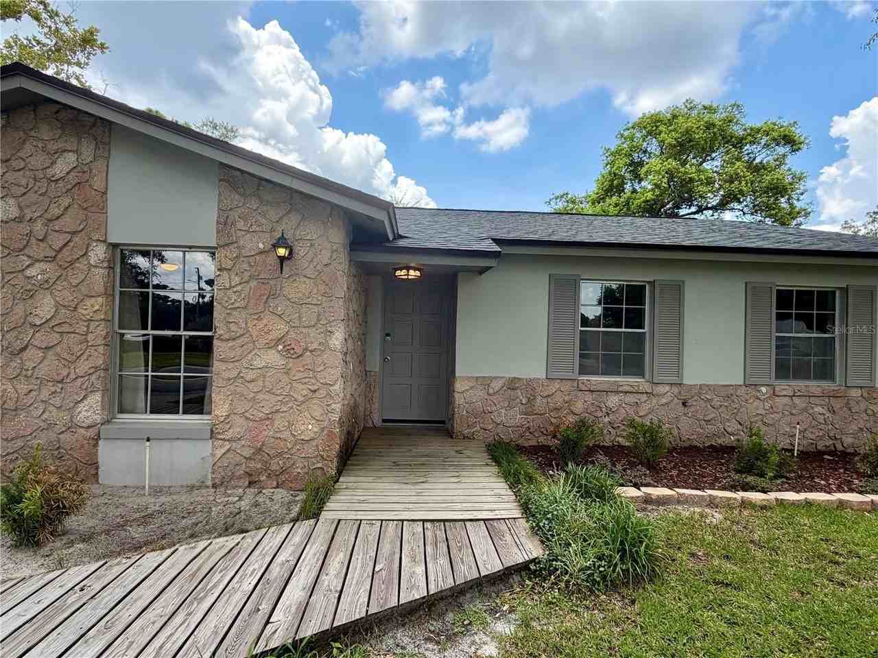 1 King Arthur Ct - Photo 5 of 26