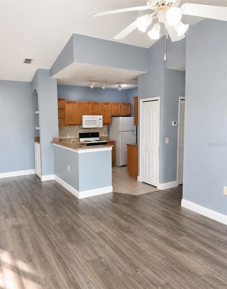 6169 Metrowest Blvd #306 - Photo 7 of 22