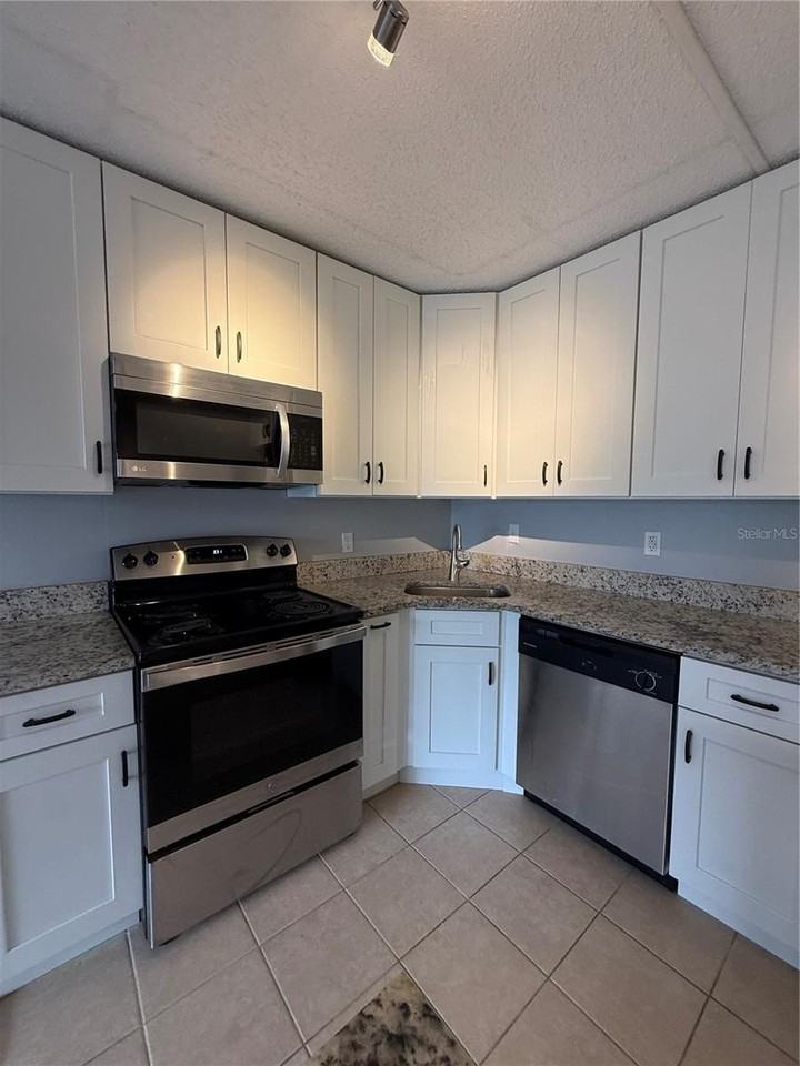 927 S Pine Ridge Cir #G2 - Photo 5 of 19