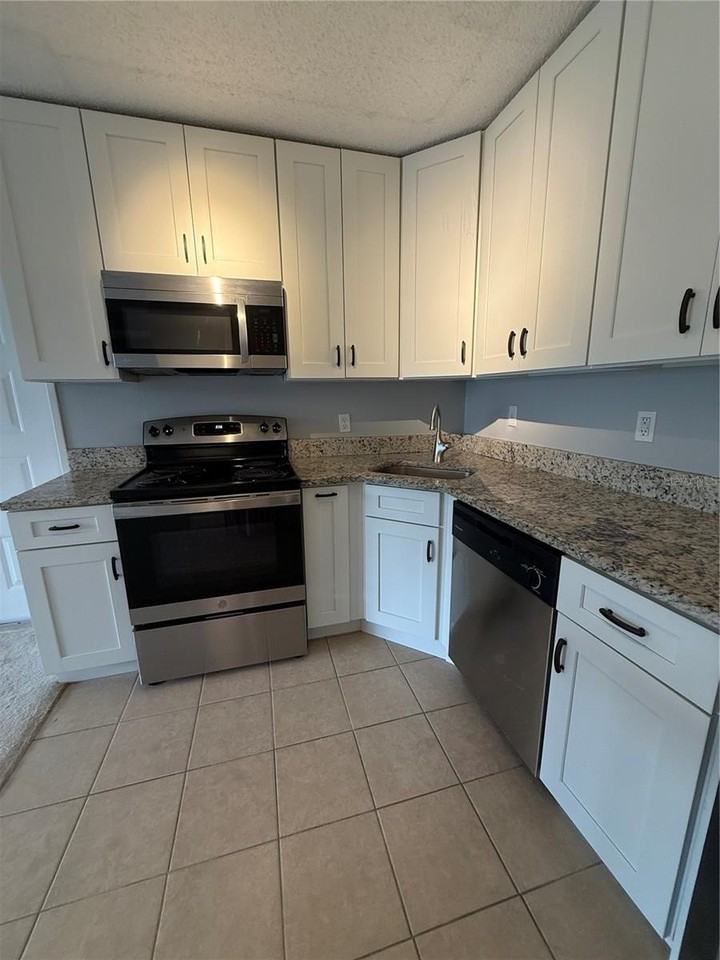 927 S Pine Ridge Cir #G2 - Photo 6 of 19