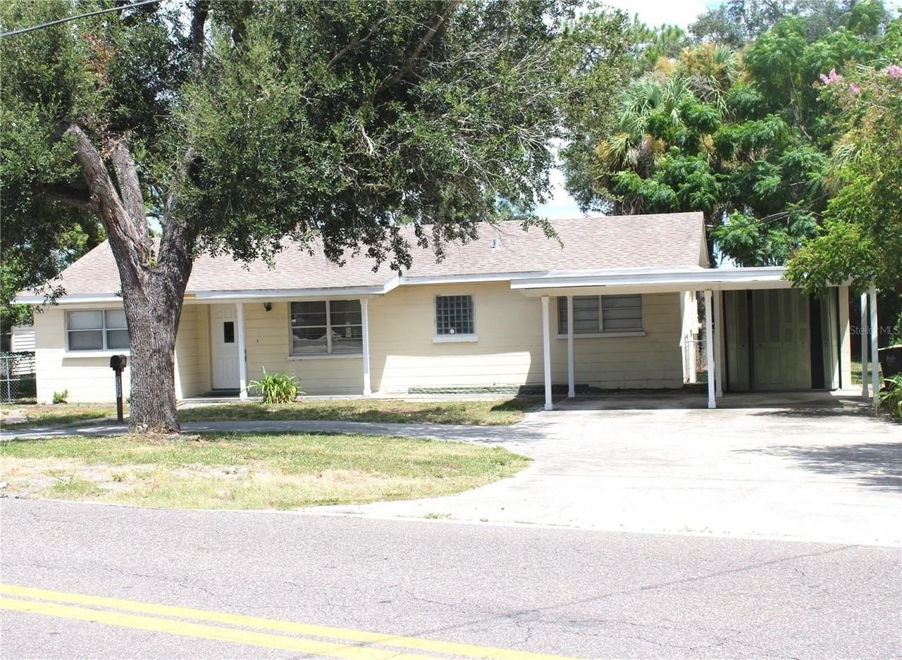 2337 N Crystal Lake Dr