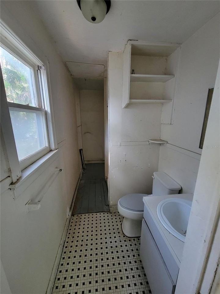 5 Lucerne Cir - Photo 5 of 17