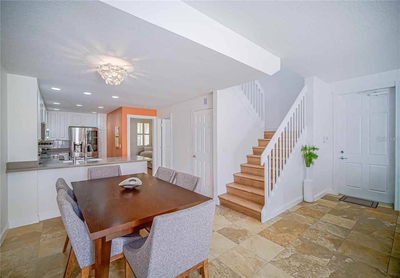 8523 Leatherleaf Ln - Photo 4 of 38