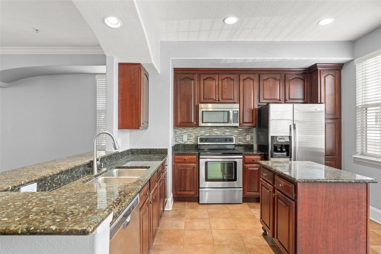 1563 Common Way Rd - Photo 5 of 30