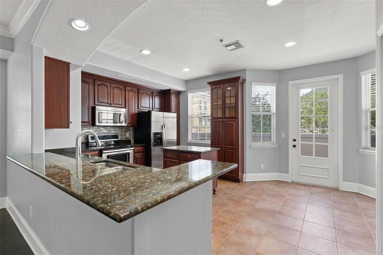 1563 Common Way Rd - Photo 6 of 30