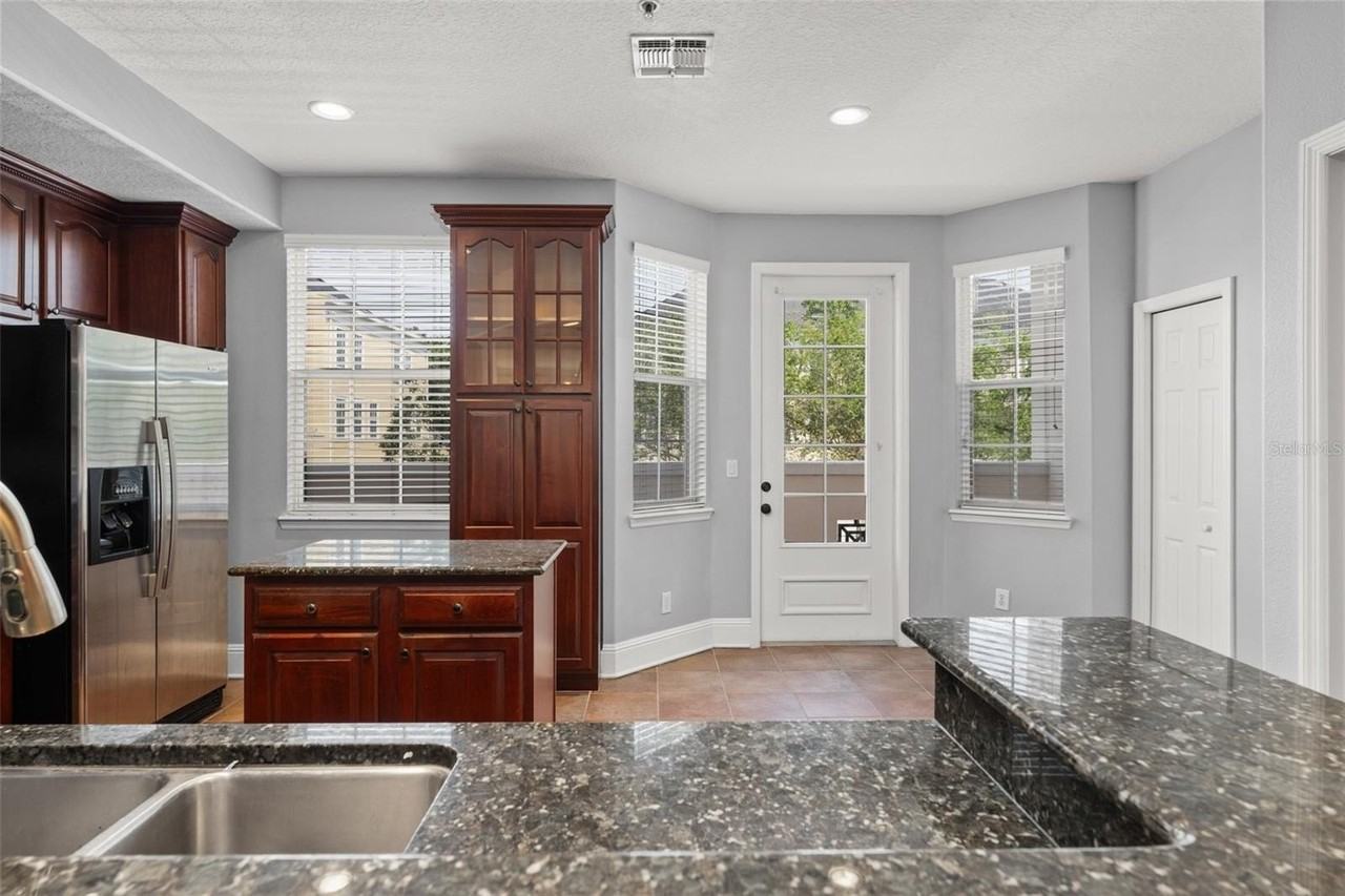 1563 Common Way Rd - Photo 7 of 30