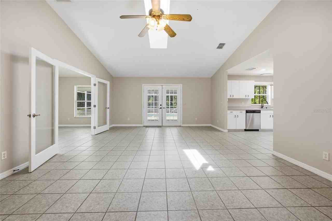 7050 Ne State Road 121 - Photo 3 of 50