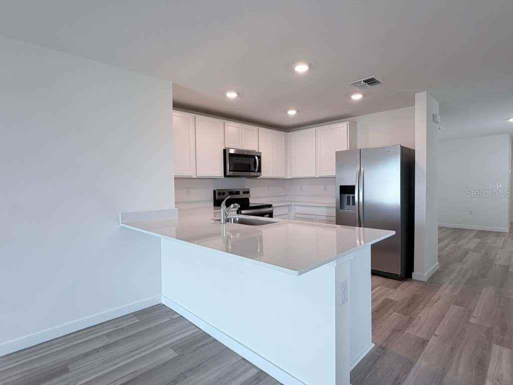 9233 SW 47TH Court - Photo 5 of 37