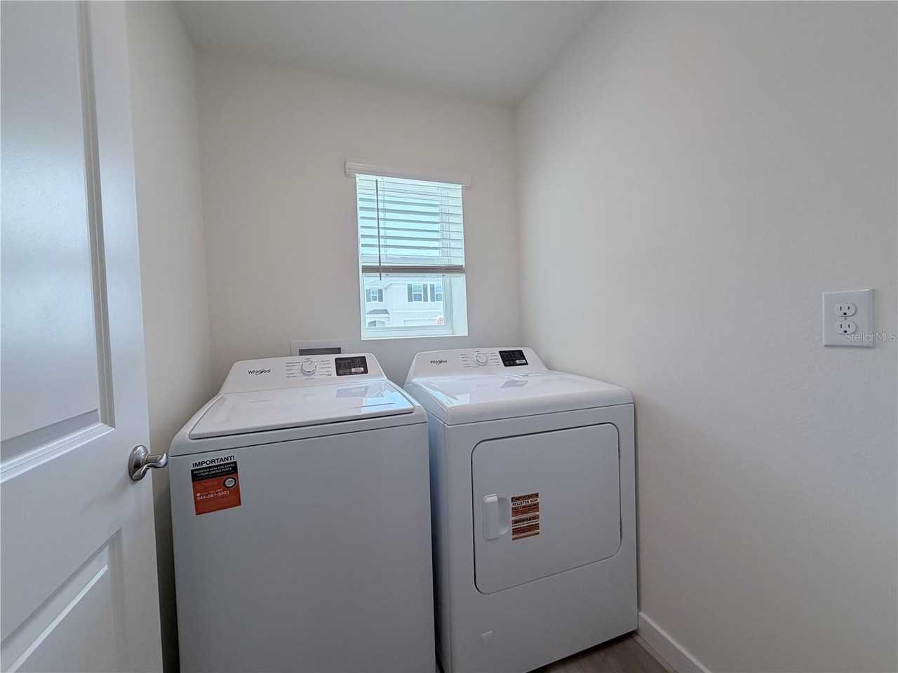 9233 SW 47TH Court - Photo 7 of 37