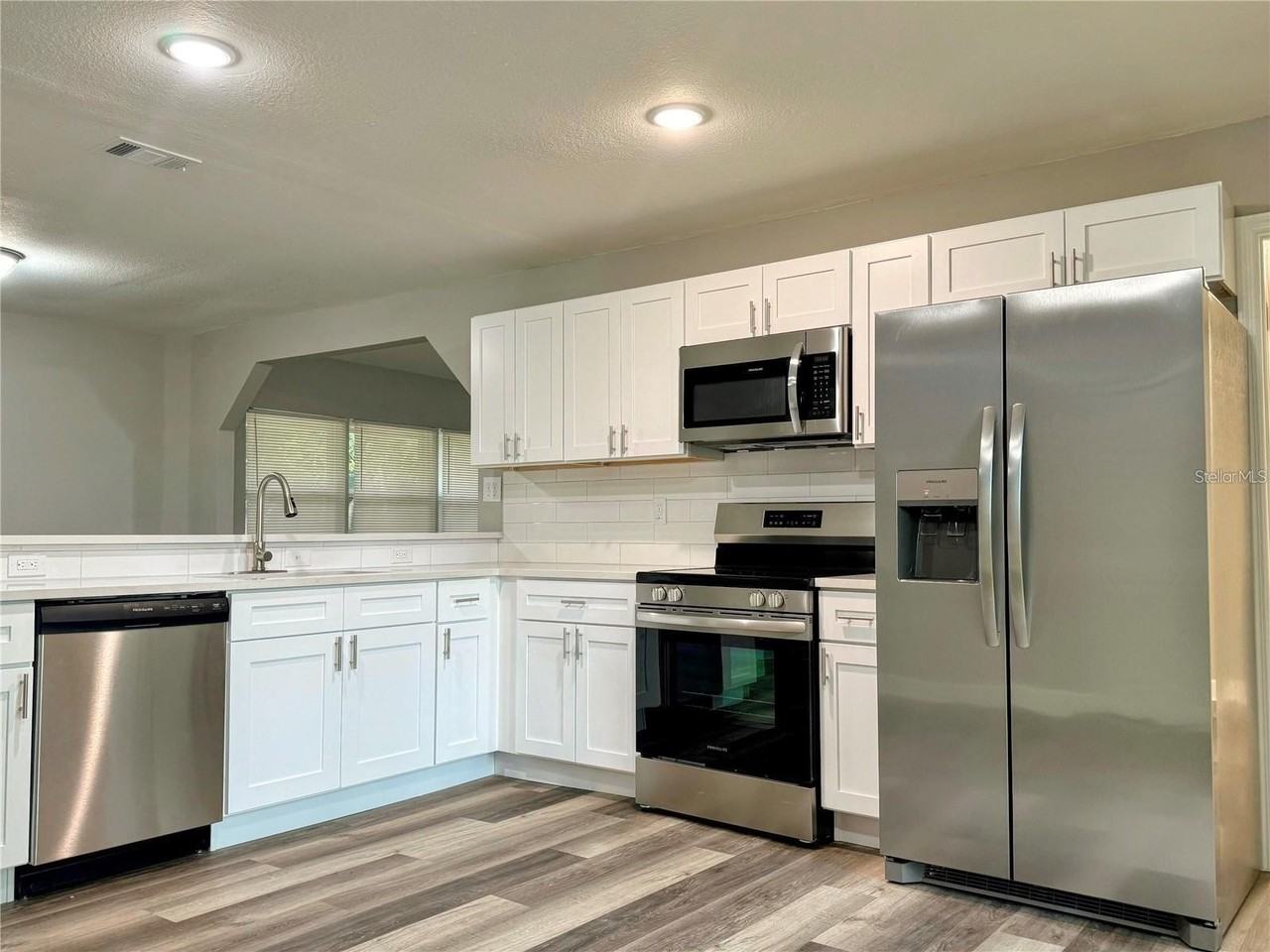 810 Nw 59th Ct - Photo 6 of 32