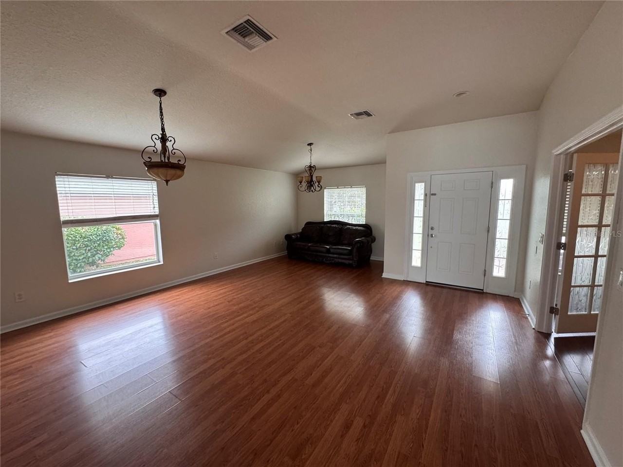 3993 Sw 58th Ave - Photo 4 of 19