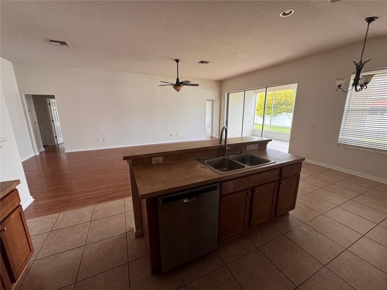 3993 Sw 58th Ave - Photo 7 of 19