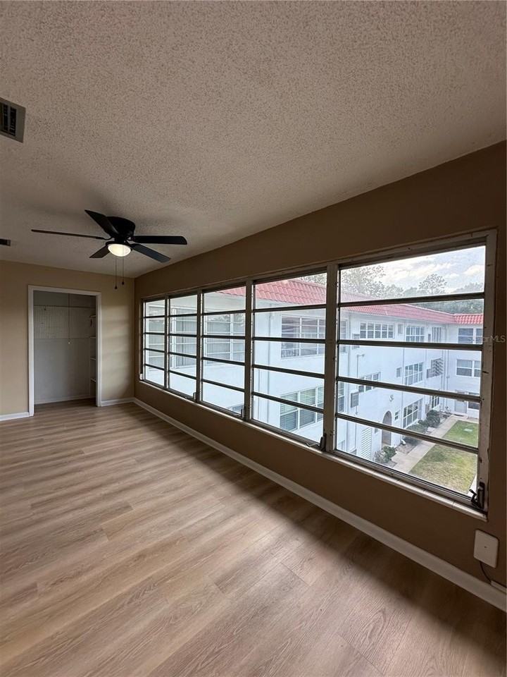 100 El Camino Dr #309 - Photo 7 of 33