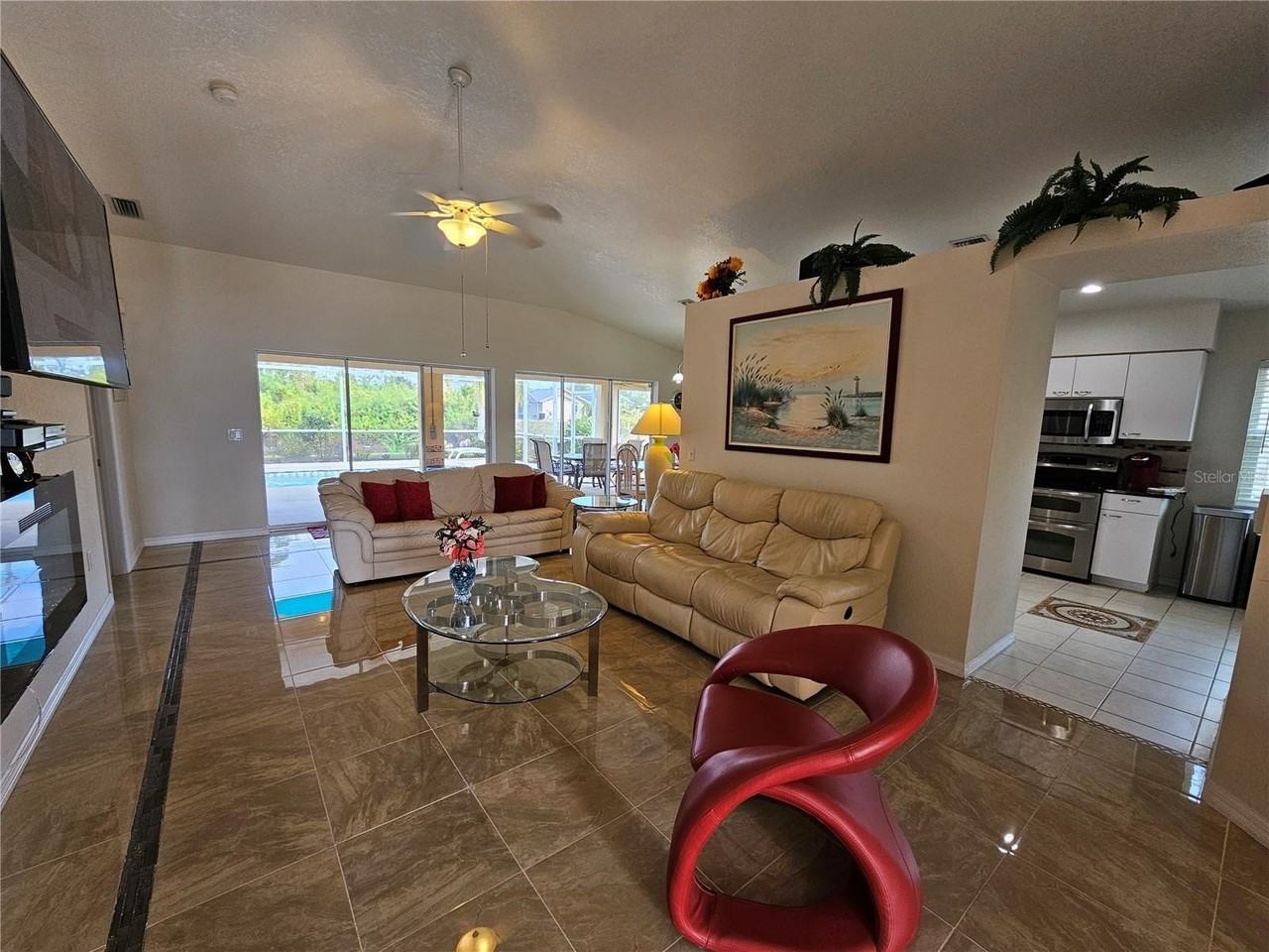 114 Albatross Rd - Photo 4 of 36