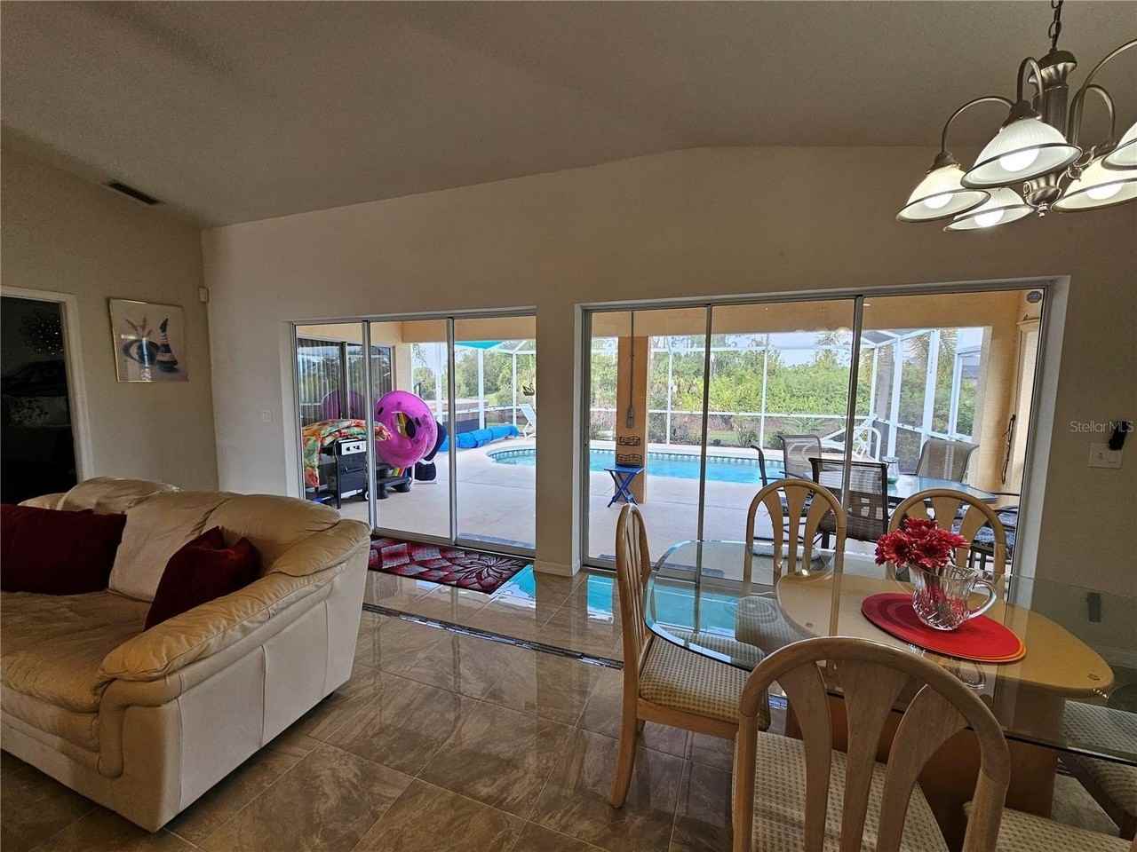 114 Albatross Rd - Photo 5 of 36