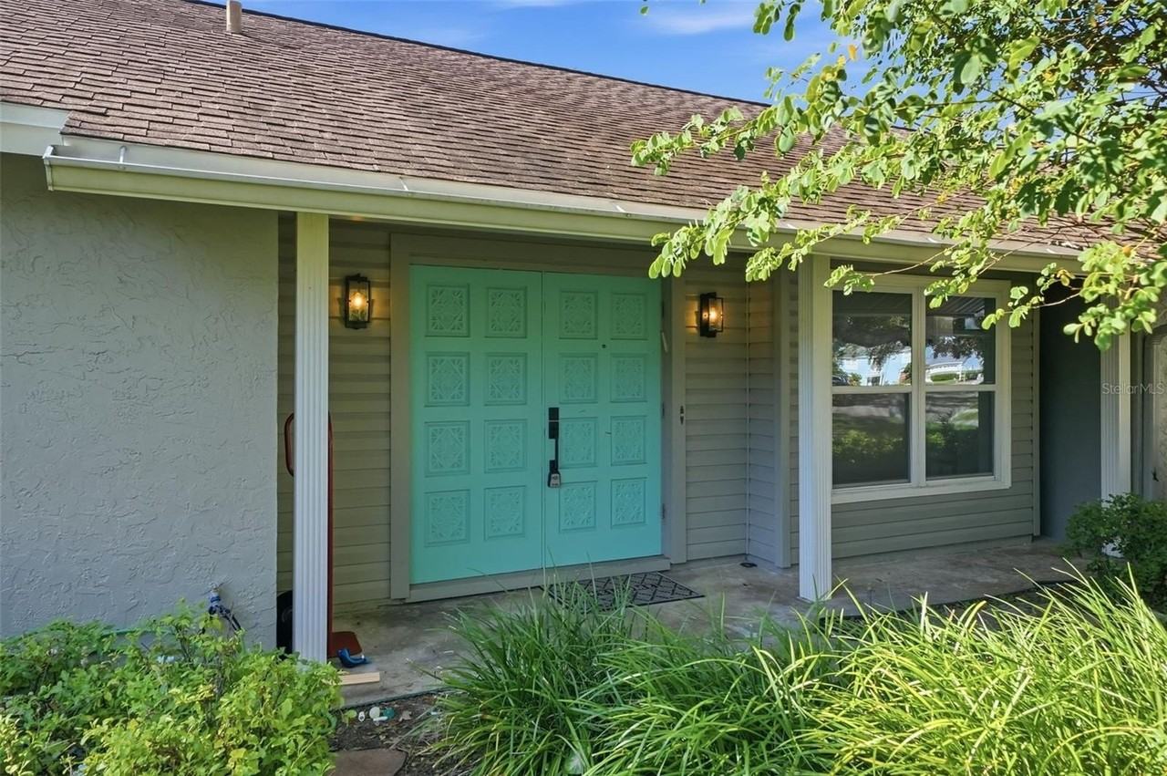 13536 Lake Magdalene Dr
