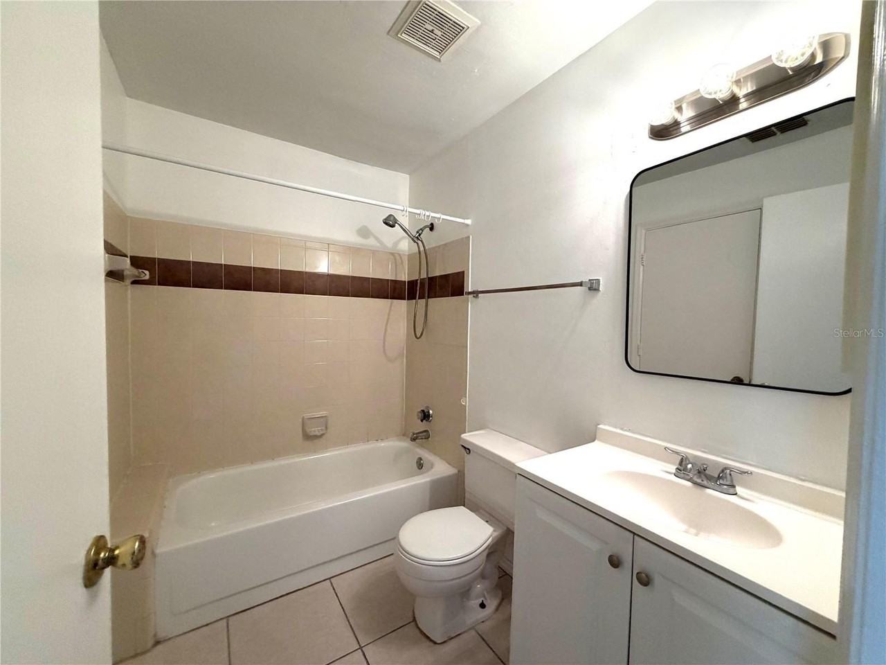 6016 Westgate Dr #102 - Photo 6 of 11