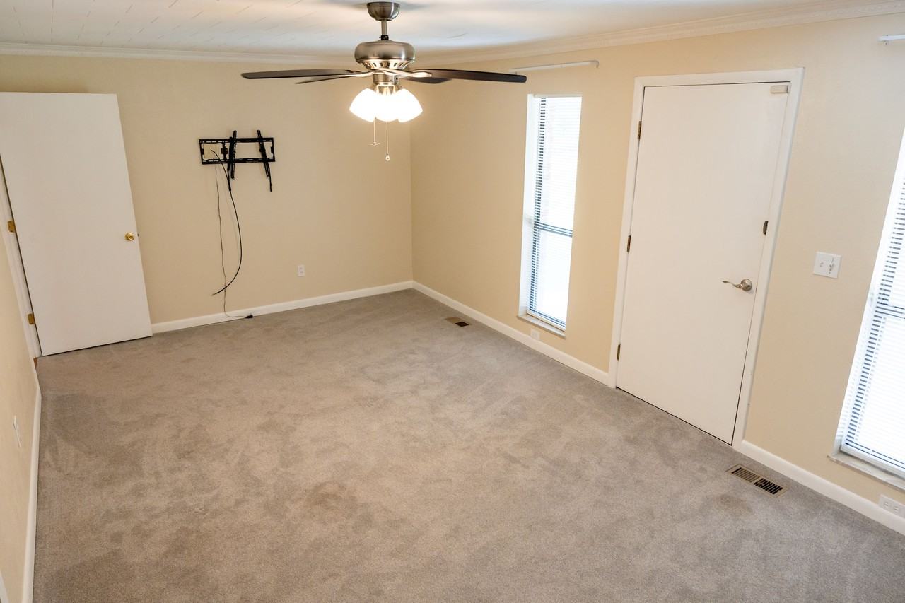 1101 N C St #1 - Photo 6 of 27