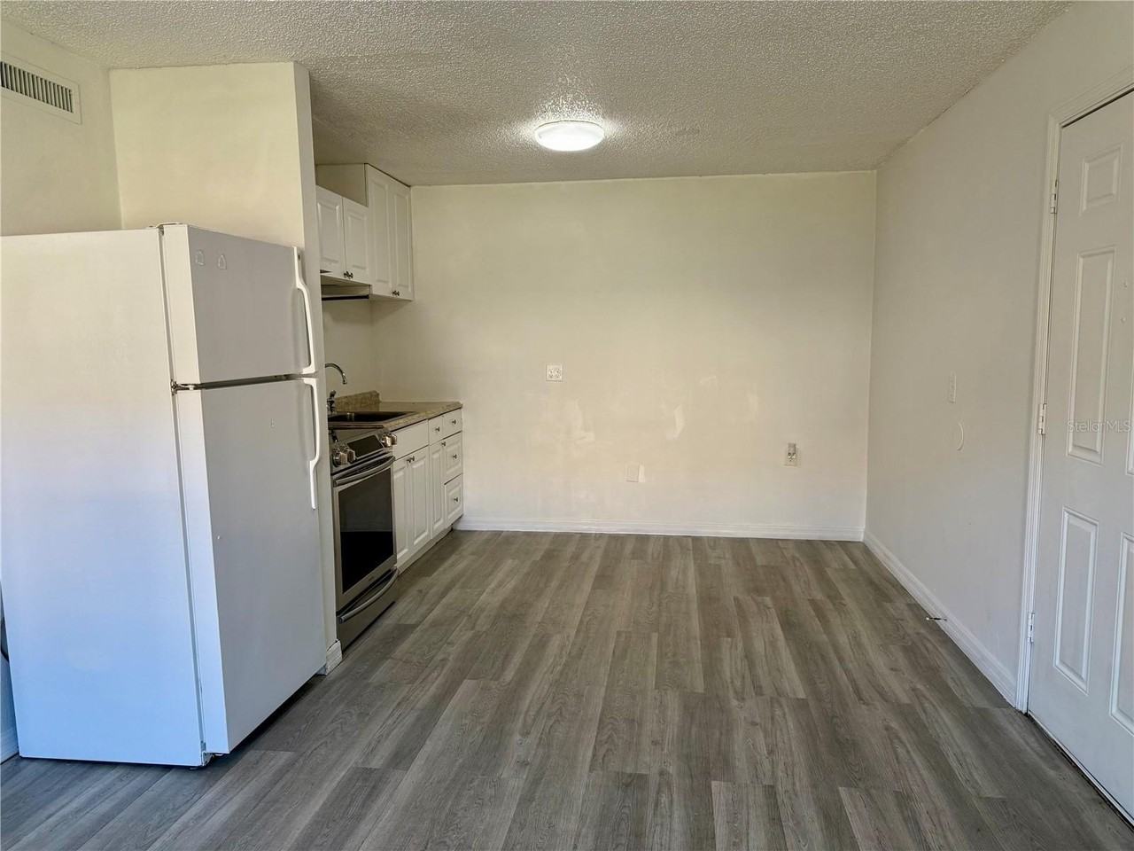 9013 Westchester Cir #32 - Photo 5 of 18