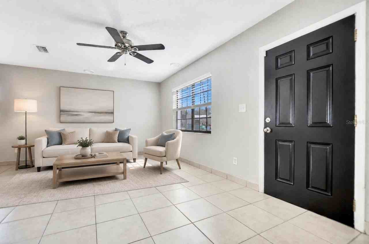 816 E Frierson Ave - Photo 4 of 21