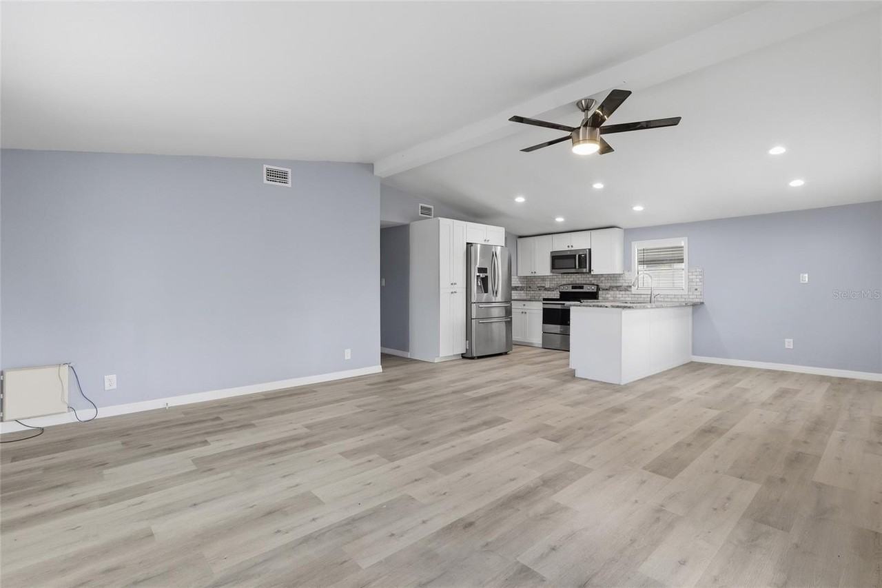 36131 Zinnia Ave - Photo 4 of 19