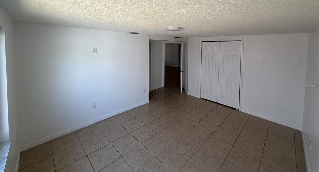 7619 Summertree Ln - Photo 5 of 23