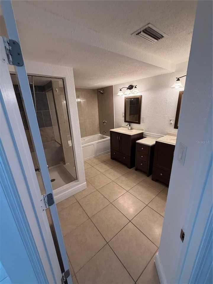 7619 Summertree Ln - Photo 7 of 23