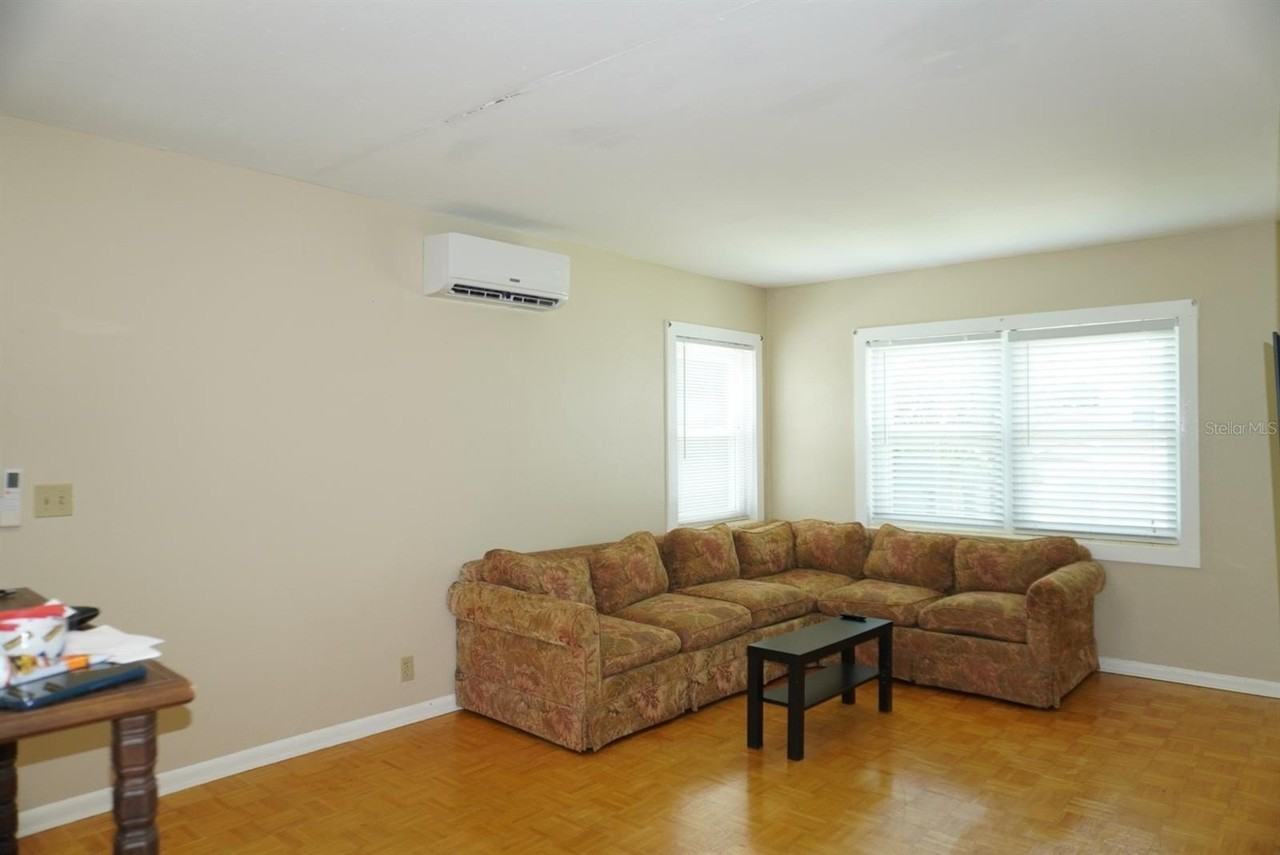 809 W Park Ave #B - Photo 3 of 10