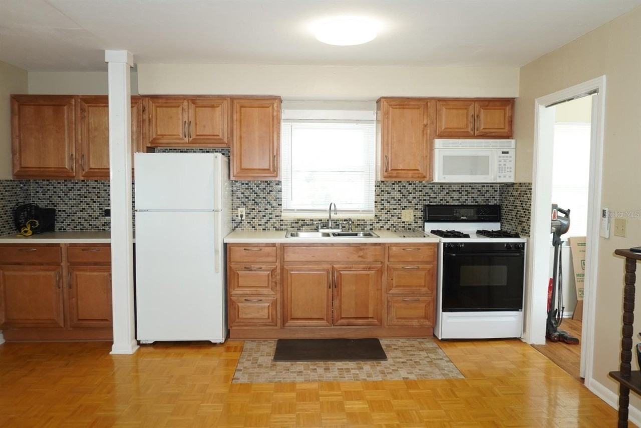 809 W Park Ave #B - Photo 6 of 10