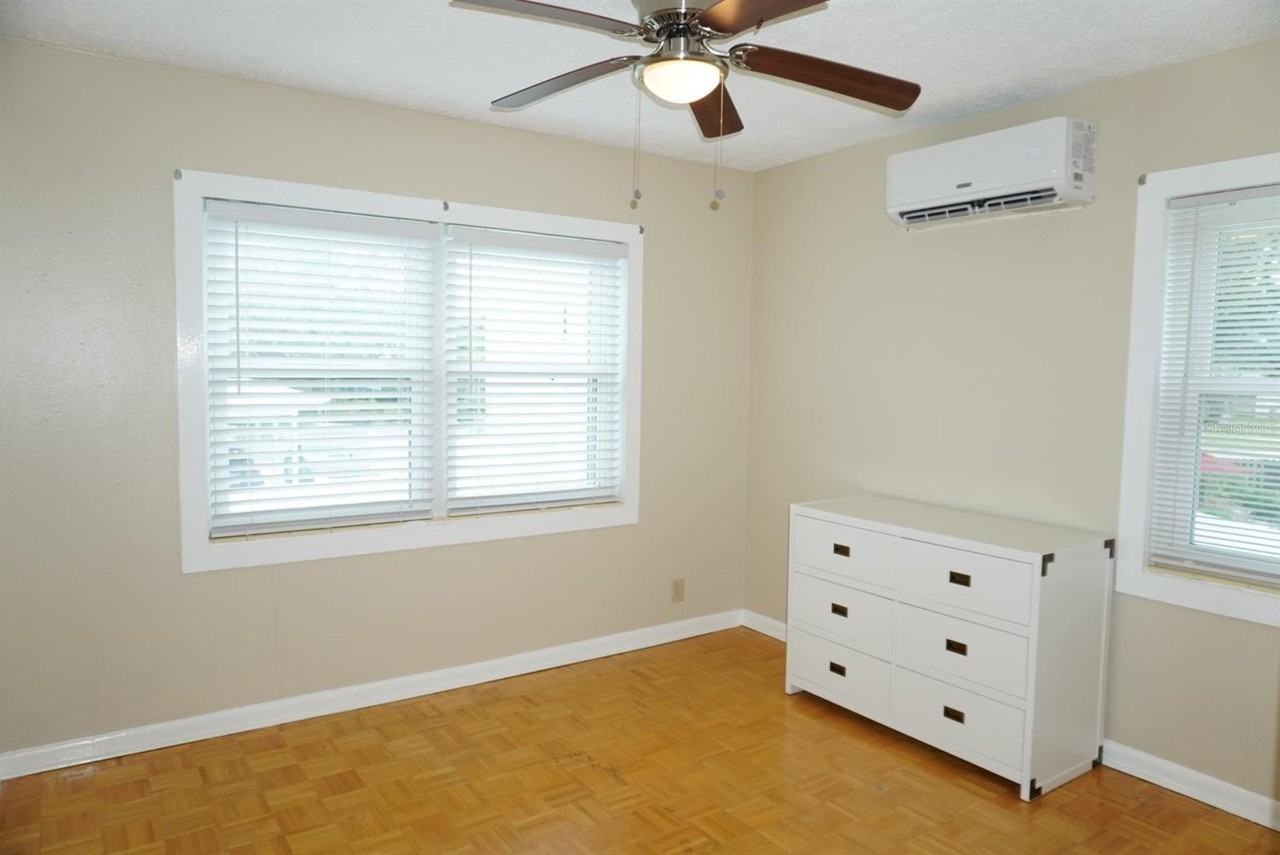 809 W Park Ave #B - Photo 7 of 10