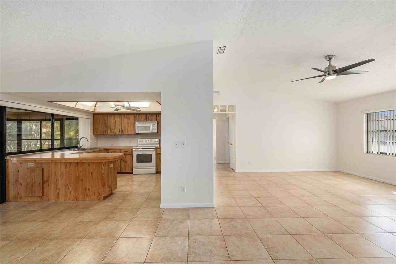 909 Chipaway Dr - Photo 5 of 21