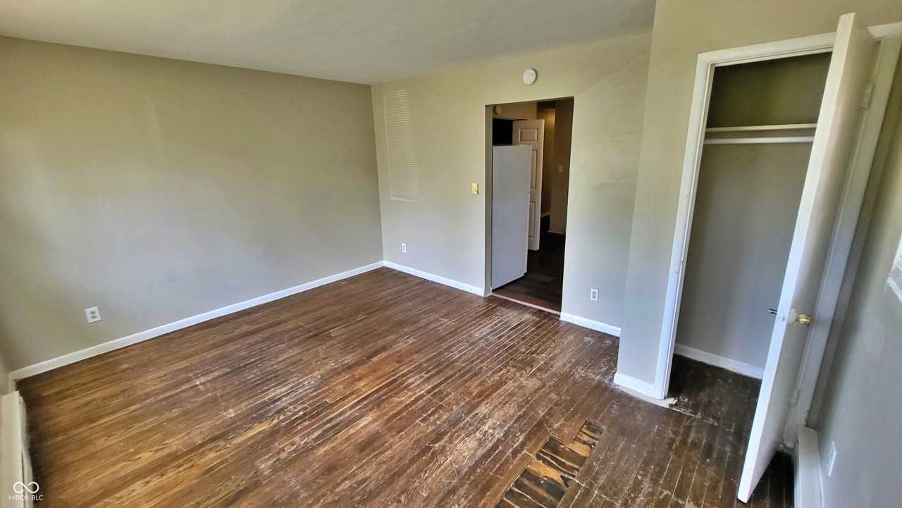 617 N Oxford St - Photo 5 of 11