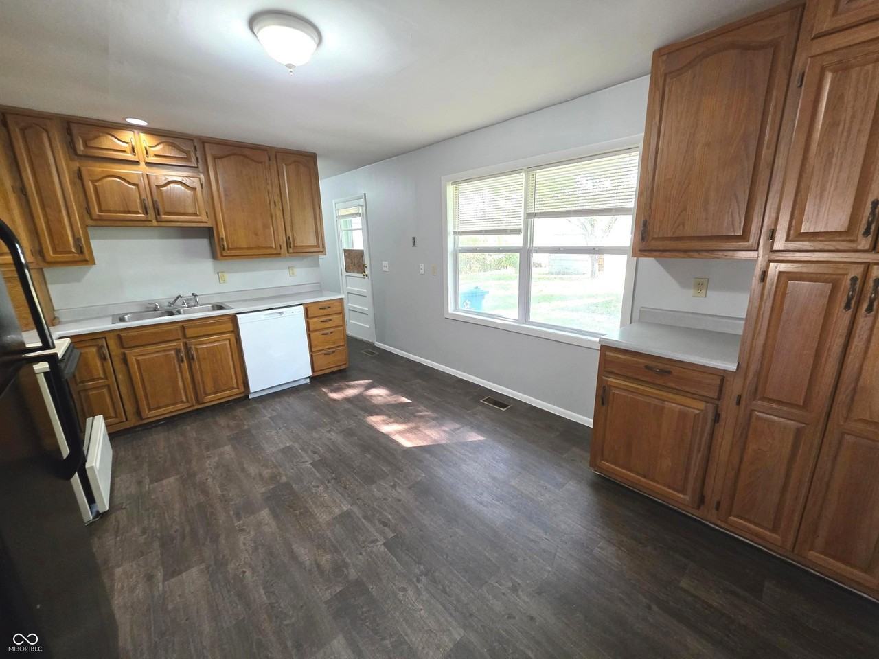 2835 N Boehning St - Photo 4 of 19