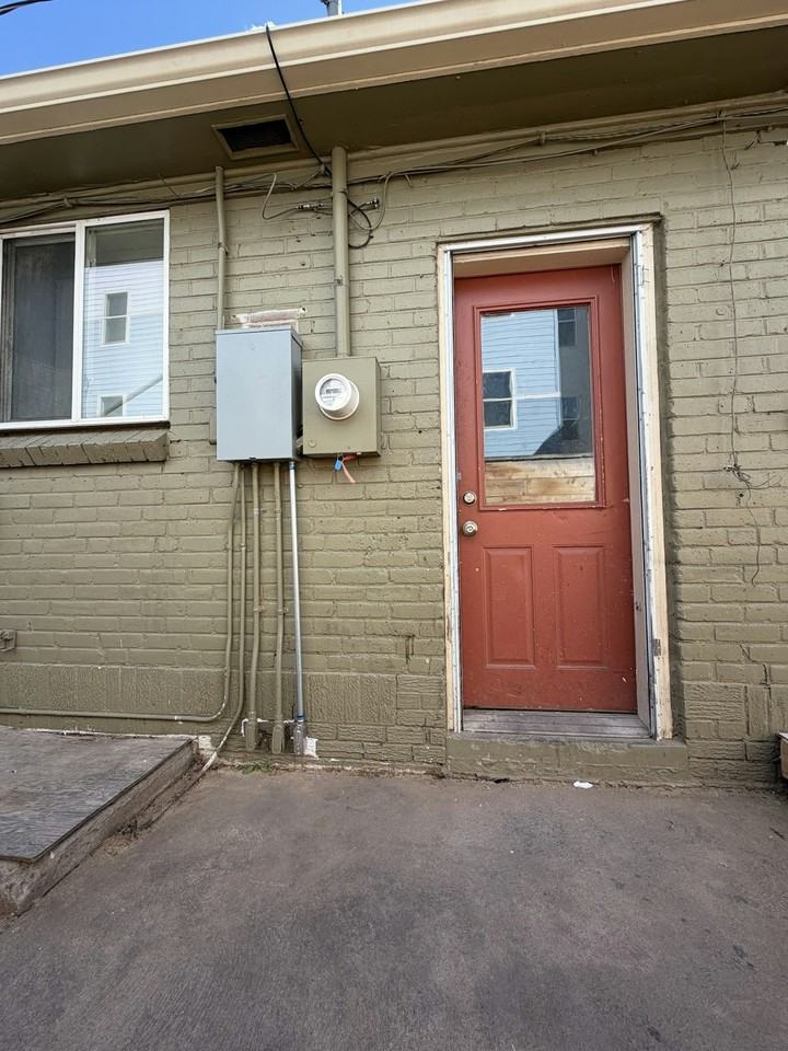 1426 Trenton Street, Unit B - Photo 3 of 13