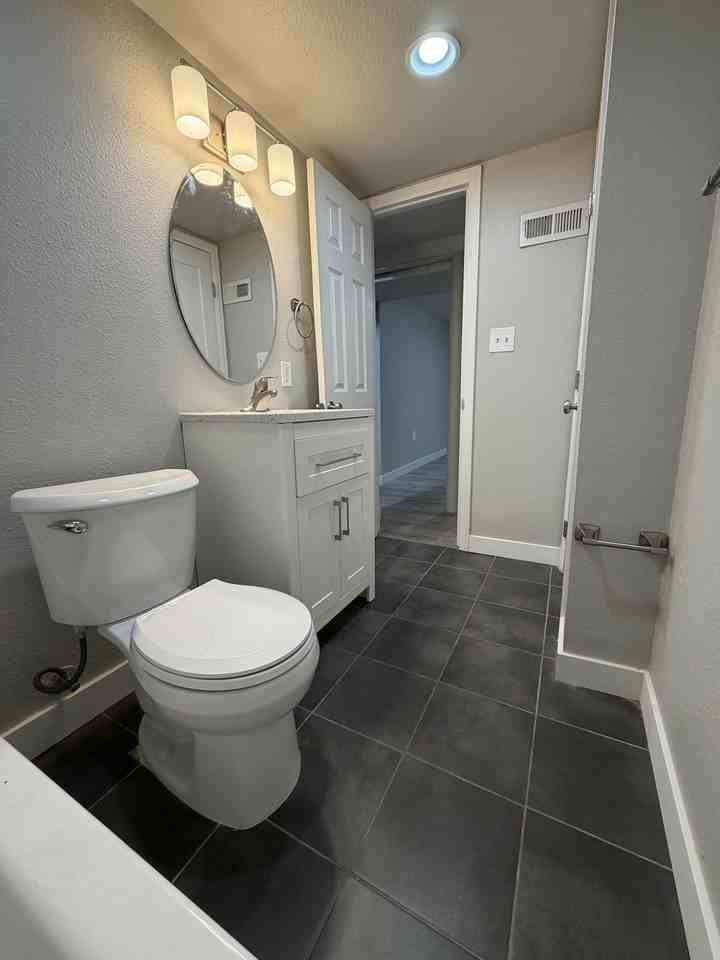 1426 Trenton Street, Unit B - Photo 5 of 13