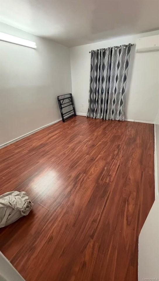 2566 127th St - Photo 3 of 6