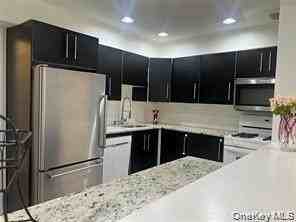 13 Darian Ct #2A - Photo 2 of 17