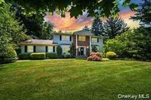 featured image of 10 Evergreen Ct
