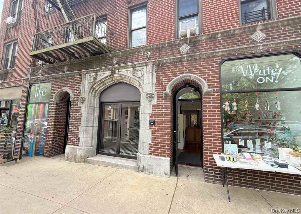 12 Chatsworth Ave #B35 - Photo 2 of 17