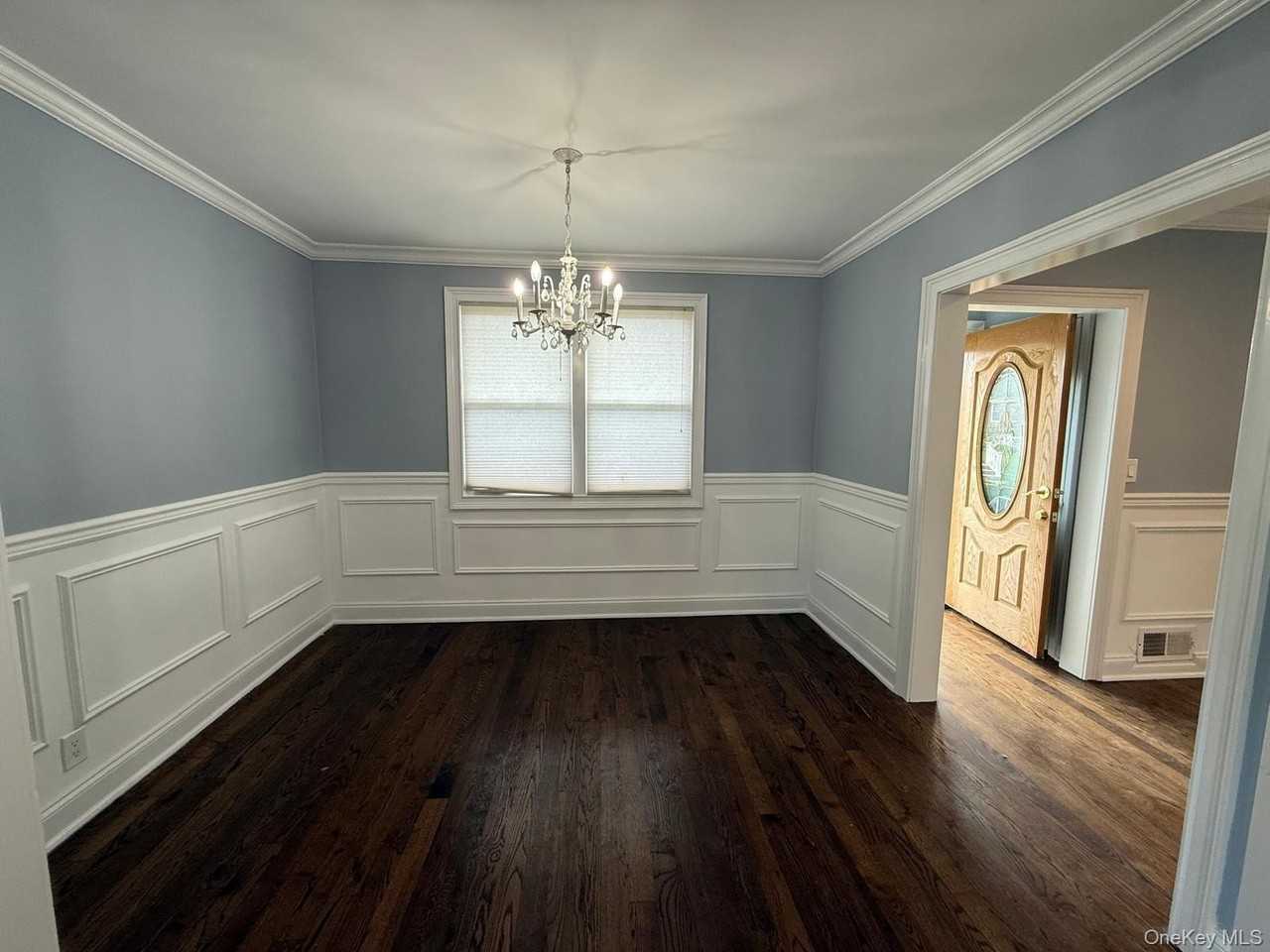253 Kensington Rd - Photo 2 of 12