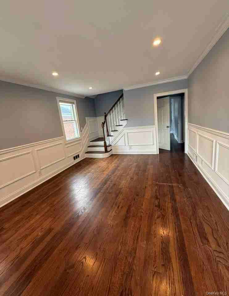 253 Kensington Rd - Photo 3 of 12