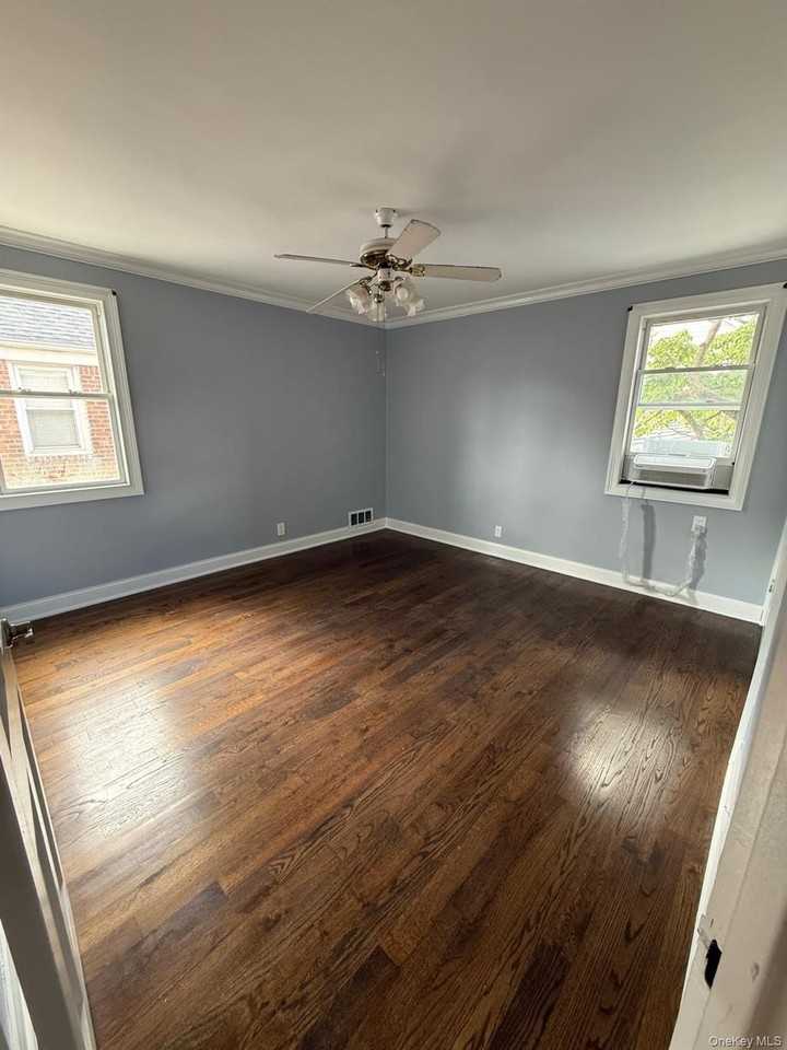 253 Kensington Rd - Photo 4 of 12